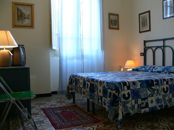 Casanoemi 2 Bed and Breakfast Cagliari Kamer foto