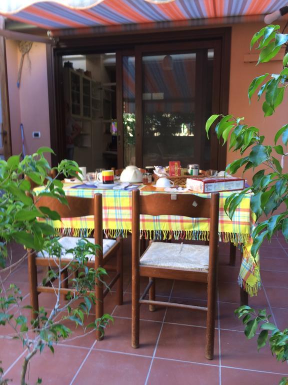 Casanoemi 2 Bed and Breakfast Cagliari Buitenkant foto